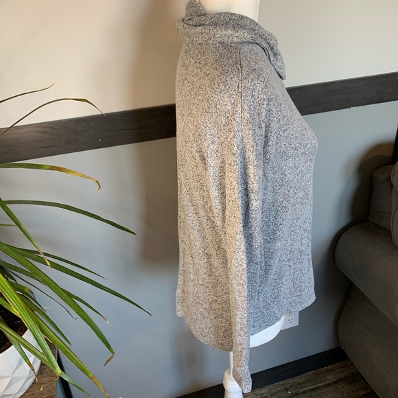 THE CHILDRES PLACE sweater thumb holes - Picture 10 of 11